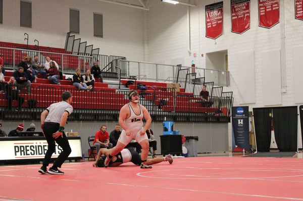 Panthers Finish 6th at Baldwin Wallace Invitational, Thompson Takes 3rd in Class